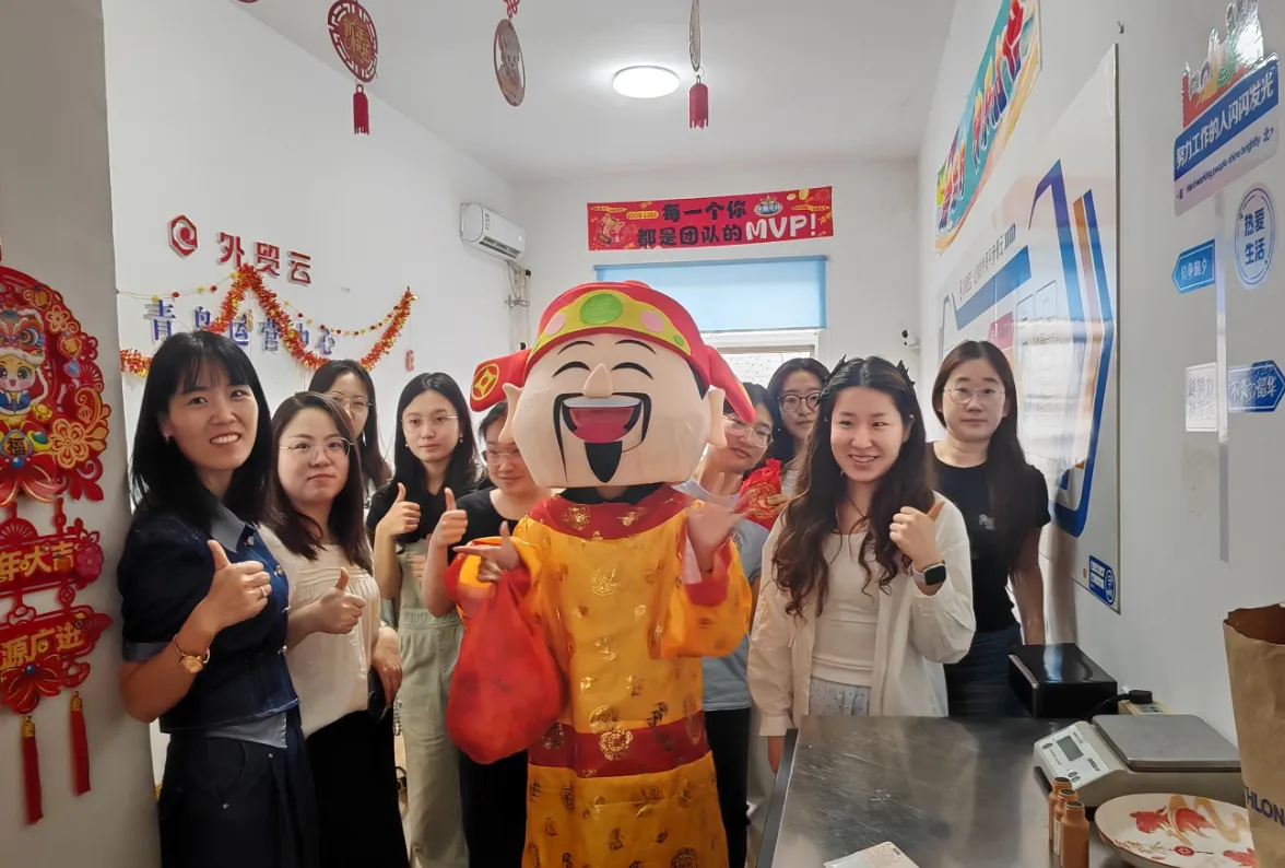 Земейджи отмечает фестиваль Бога Богатства