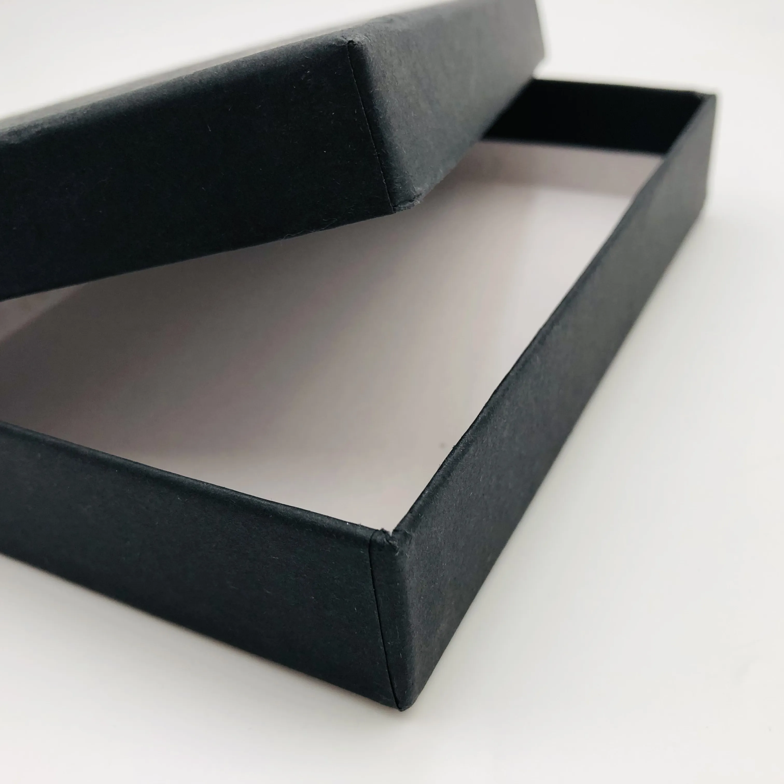 white top and bottom box in China