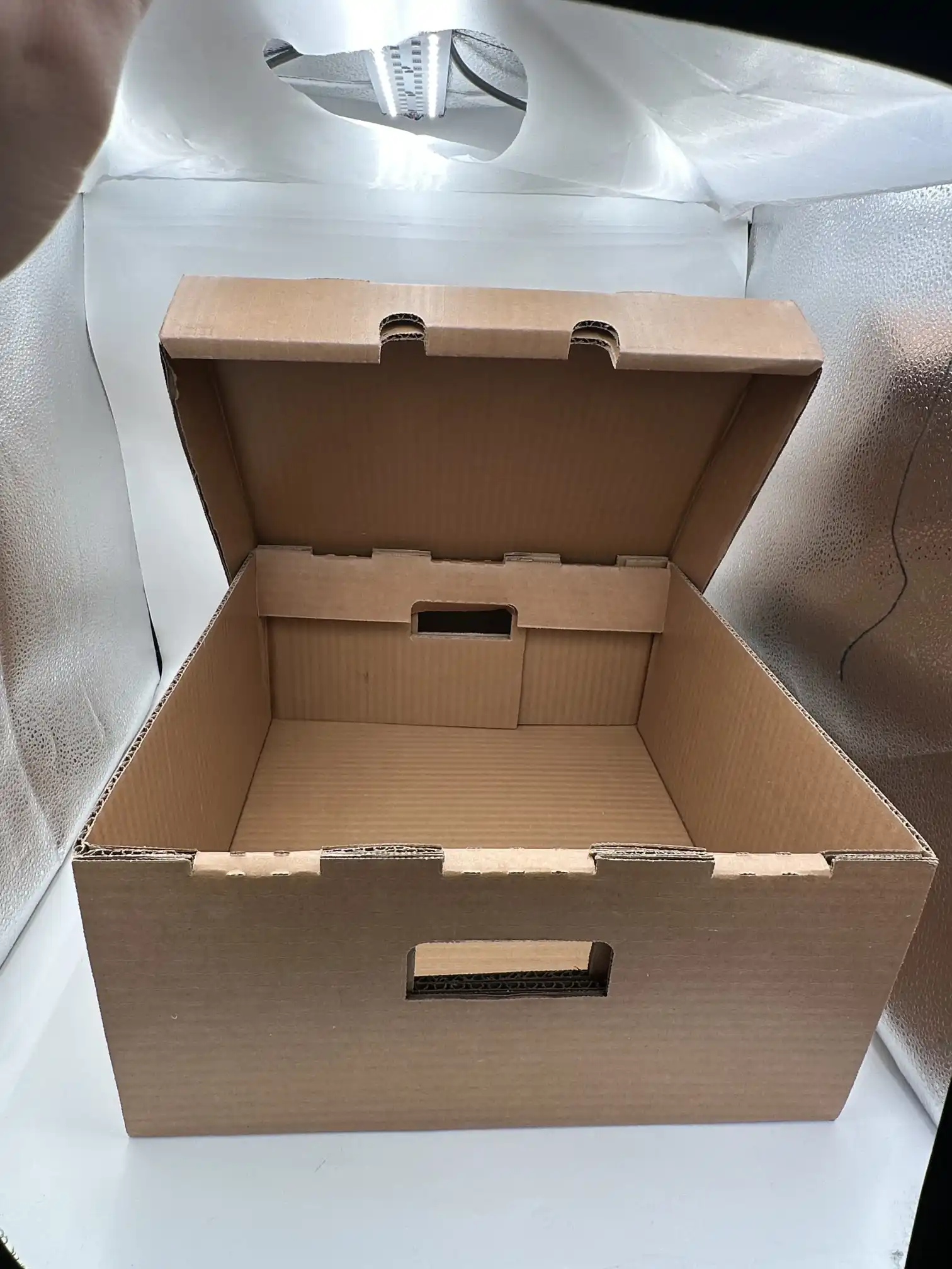 Большая вощеная коробка из гофрированного картона